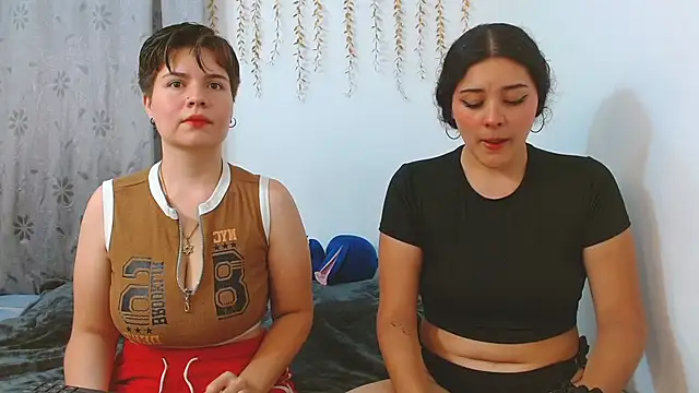 Snapshot of AmbarAndValery chatting on September 18, 2025, 2:57 am AmbarAndValery online show from September 18, 2025, 2:57 am