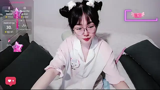 baby-yaya20 online show from June 4, 2026, 10:38 pm
