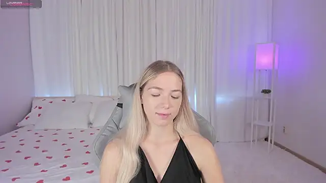 Susan Mimi online show from September 27, 2025, 3:33 am