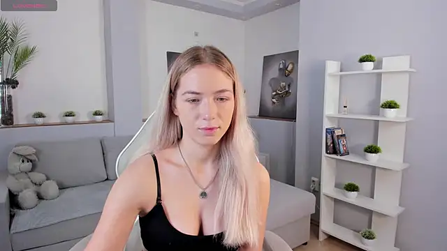 Susan Mimi online show from October 18, 2025, 4:26 am