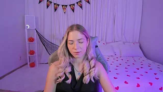 Susan Mimi online show from October 28, 2025, 1:53 am