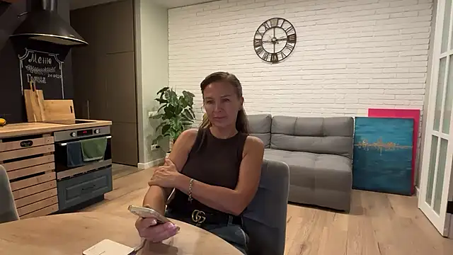 Avelinii online show from July 1, 2026, 5:12 pm