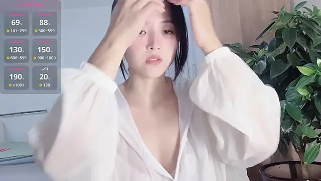 Snapshot of Crystal_168 chatting on October 17, 2025, 2:08 pm Crystal 168 online show from October 17, 2025, 2:08 pm