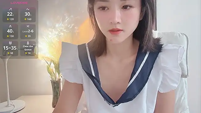 Snapshot of Crystal_168 chatting on October 30, 2025, 12:23 am Crystal 168 online show from October 30, 2025, 12:23 am