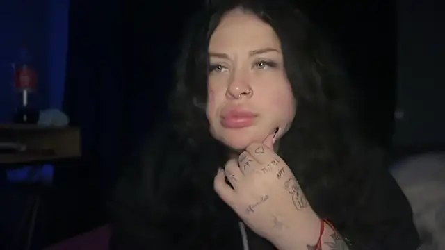 SerahMirabeli online show from October 11, 2025, 3:32 pm