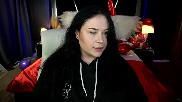 SerahMirabeli online show from February 8, 2026, 8:45 pm