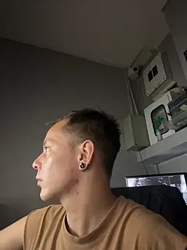 dimitryivanovv online show from October 6, 2025, 8:34 am