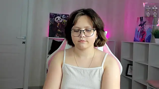 Mila  Cutee online show from November 5, 2025, 9:20 am