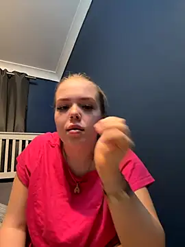 prettycocomae online show from September 11, 2025, 9:15 pm