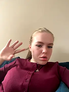 prettycocomae online show from September 13, 2025, 11:43 am