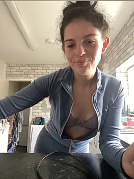 Camwithchlox online show from September 17, 2025, 11:56 am