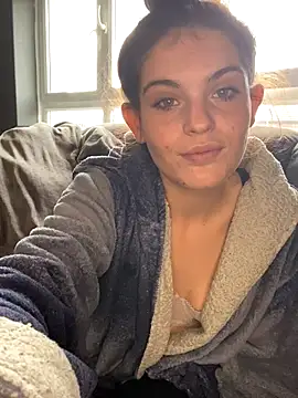 Camwithchlox online show from October 23, 2025, 11:53 am