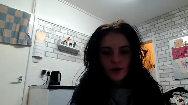 Camwithchlox online show from October 27, 2025, 9:41 pm