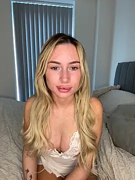 SexySaraxxoo online show from March 13, 2026, 10:55 am