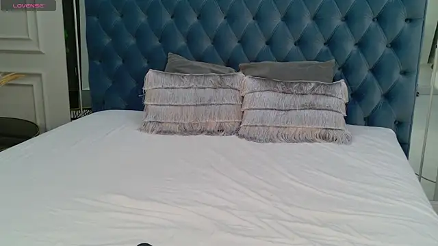 SunnyDane online show from December 3, 2025, 12:47 pm