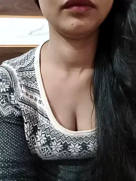 Itz Mayra  online show from October 9, 2025, 7:06 am