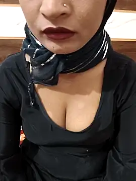 Itz Mayra  online show from October 19, 2025, 6:14 am