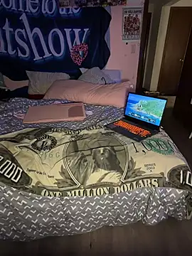 Snapshot of shortywidaphatty chatting on November 9, 2025, 9:35 pm shortywidaphatty online show from November 9, 2025, 9:35 pm