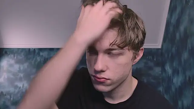 Snapshot of MarkShot_ chatting on November 3, 2025, 5:36 pm MarkShot online show from November 3, 2025, 5:36 pm