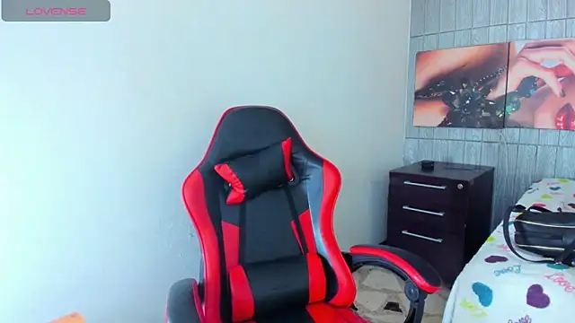 susan mooree online show from April 4, 2026, 8:06 pm