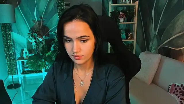 MonicaFarmer online show from September 26, 2025, 5:39 pm