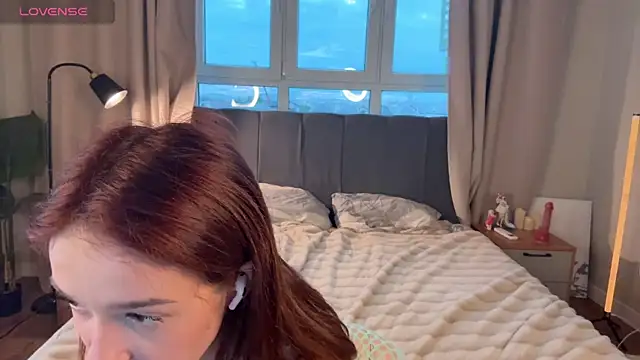 minicleo online show from October 28, 2025, 2:09 pm