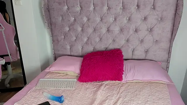 sara cloudy online show from October 7, 2025, 1:30 pm