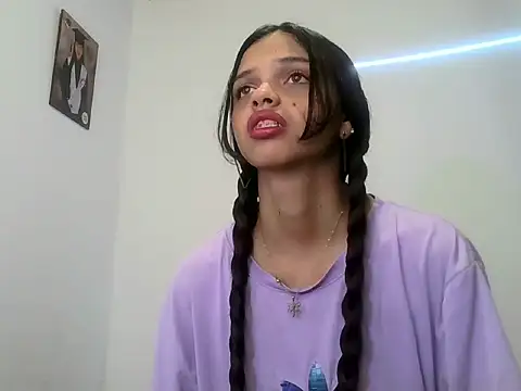 lucy babyy online show from October 13, 2025, 7:47 pm