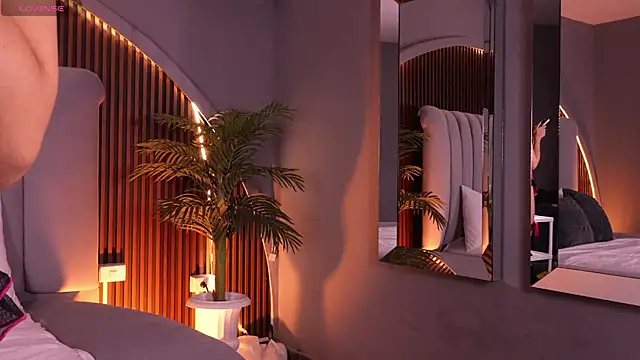 Isabellax21 online show from April 7, 2026, 4:24 am