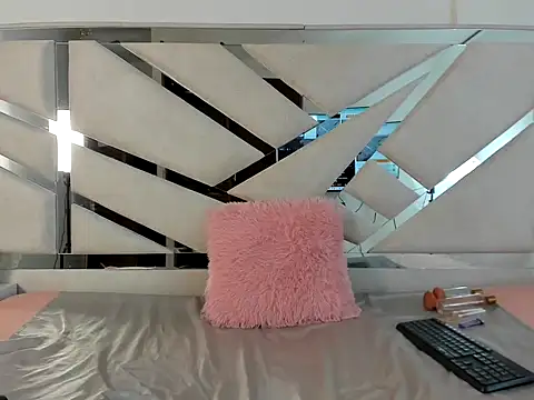 Kimberly TaylorX online show from November 30, 2025, 8:57 pm