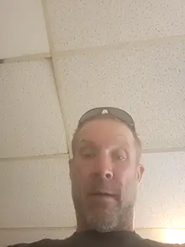 Snapshot of Mrdano0000 chatting on October 28, 2025, 4:31 pm Mrdano0000 online show from October 28, 2025, 4:31 pm