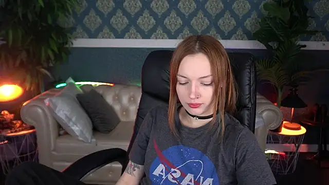 FoxyMayy online show from March 25, 2026, 9:37 am