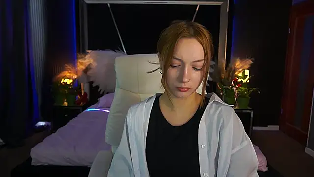 FoxyMayy online show from May 18, 2026, 1:06 pm