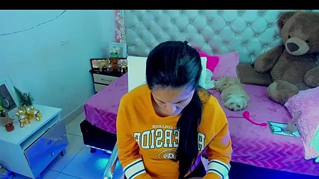 ZARAY 1118 online show from September 17, 2025, 11:28 pm