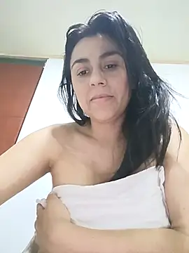 vanessa-titisM online show from November 13, 2025, 2:21 am