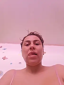 vanessa-titisM online show from June 4, 2026, 3:07 pm