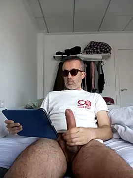 EmilioTaladdro online show from April 13, 2026, 5:57 am