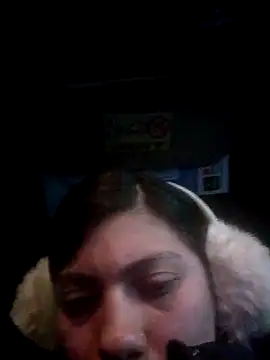 Snapshot of kloe_bss chatting on September 15, 2025, 12:10 am kloe bss online show from September 15, 2025, 12:10 am