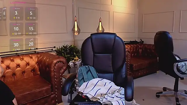 Snapshot of ArielBlossom___ chatting on February 11, 2026, 12:10 pm ArielBlossom online show from February 11, 2026, 12:10 pm