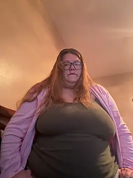 amberlynntun online show from November 13, 2025, 9:36 pm