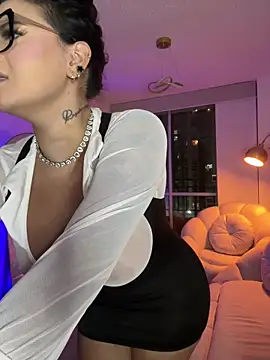 GabyMejiaa online show from April 4, 2026, 3:49 am