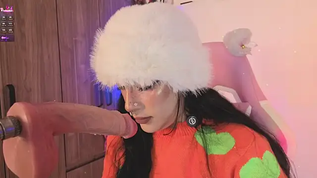 Snapshot of ashlynnlowe_ chatting on July 13, 2026, 10:12 pm ashlynnlowe online show from July 13, 2026, 10:12 pm