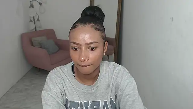 tatiana oconell22 online show from November 3, 2025, 2:46 am