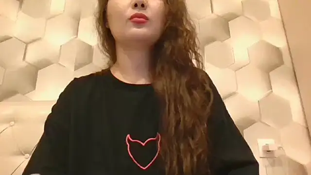 Snapshot of Calyna chatting on July 23, 2026, 9:57 pm Calyna online show from July 23, 2026, 9:57 pm