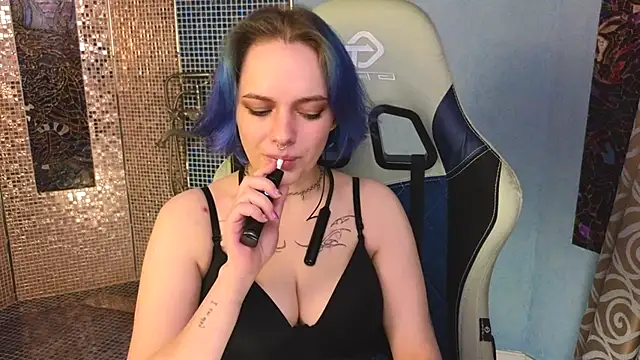 Eniferi online show from November 9, 2025, 3:43 pm