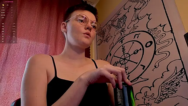 KrisNeal online show from September 26, 2025, 9:24 am