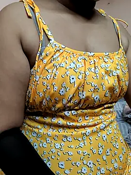 Snapshot of preethi-lovely chatting on October 10, 2025, 3:27 am preethi-lovely online show from October 10, 2025, 3:27 am