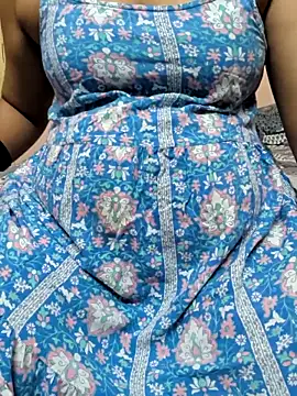 Snapshot of preethi-lovely chatting on October 27, 2025, 3:49 pm preethi-lovely online show from October 27, 2025, 3:49 pm