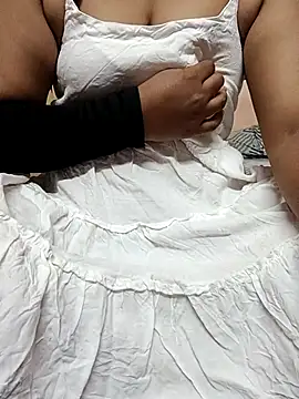 Snapshot of preethi-lovely chatting on November 14, 2025, 2:05 pm preethi-lovely online show from November 14, 2025, 2:05 pm