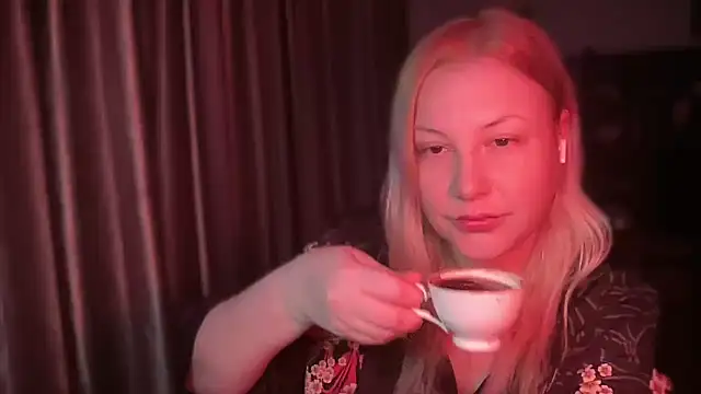 BikiHellena online show from June 18, 2026, 2:56 am